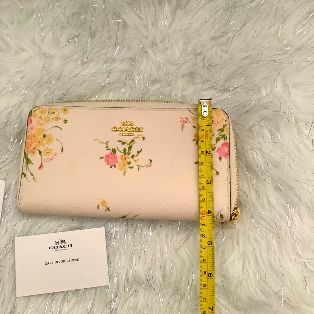 COPY - Coach Accordion Longaround Zip wallet New with tag